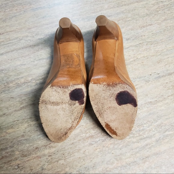 Stuart Weitzman open toe pump/peep toe - Picture 7 of 8